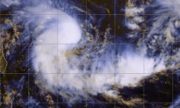 La dépression se situait à 16 heures à 785km au Nord de La Réunion (Image: Mtotec.com)