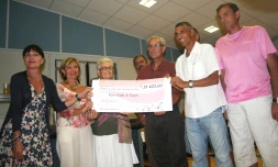 Mercredi 9 février 2011 - Remise du chèque aux membres de la Ligue contre le Cancer par les organisateurs d'Odyssea (Photo D.R)