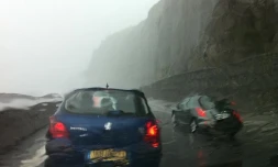 Lundi 14 Février 2011

Forte pluie sur la route du littoral