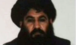 Photo prise depuis un téléphone portable réalisée par les talibans afghans montrant leur chef Akhtar Mansour, réalisée, le 3 décembre 2015