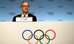 Le porte-parole du CIO Mark Adams en conférence de presse à Bombay, le 12 octobre 2023.