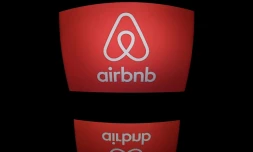 La ville de Paris a mis en demeure cinq plates-formes, dont Airbnb, qui proposent en ligne des locations de meublés touristiques, de retirer des annonces sans numéro d'enregistrement obligatoires dans la capitale