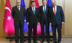 Le président de la Commission européenne Jean-Claude Juncker, le Premier ministre turc Ahmet Davutoglu, Le président du Conseil européen Donald Tusk et le le président du Parlement européen Martin Schulz à Bruxelles, le 7 mars 2016