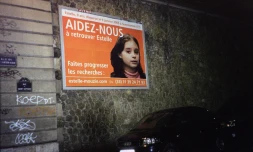 Un avis de recherche lancé aprÚs la disparition d'Estelle Mouzin, sur un mur de Paris, le 15 mars 2003