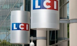 Le logo de LCI au siège de TF1, le 29 juillet 2014 à Boulogne-Billancourt