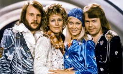 Le groupe de disco-pop suédois Abba à Stockholm en 1974 avec (de g à d): Benny Andersson, Anni-Frid Lyngstad, Agnetha Faltskog et Bjorn Ulvaeus