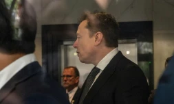 Elon Musk arrive au tribunal fédéral d'Oakland, le 29 avril 2026 en Californie