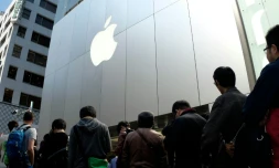 Apple a annoncé mardi un recul de 16% sur un an des ventes trimestrielles de son appareil vedette, l'iPhone