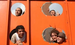 Premier album du groupe Lao.