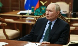 Photographie distribuée par l'agence de presse d'État russe Spoutnik du président russe Vladimir Poutine, au Kremlin, à Moscou, le 18 novembre 2024
