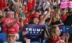Les partisans de Donald Trump lors d'un meeting le 24 octobre 2016 en Floride