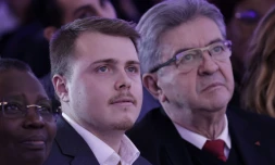 Le député LFI Louis Boyard candidat à la mairie de Villeneuve-Saint-Georges, près de Paris, avec le leader insoumis Jean-Luc Mélenchon, le 23 janvier 2025.