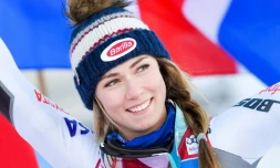 L'Américaine Mikaela Shiffrin pose sur le podium après sa victoire au slalom géant de Kronplatz en Italie, le 15 janvier 2019  
