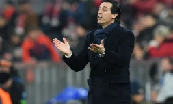 L'entraîneur du PSG Unai Emery donne des instructions lors du match face au Bayern en Ligue des champions, le 5 décembre 2017 à Munich