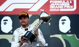 Le Finlandais Valtteri Bottas (Mercedes) fier de sa victoire au GP du Japon, à Suzuka, le 13 octobre 2019
