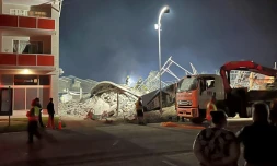 Vue d'ensemble de l'immeuble effondré à George, le 6 mai 2024