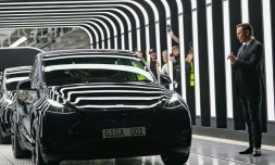 Elon Musk lors d'une cérémonie marquant le début de la production de la nouvelle usine Tesla, le 22 mars 2022 près de Berlin
