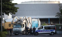 Mardi 5 Avril 2011

Les policiers devant la SRPP