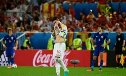 Le déception du défenseur espagnol Sergio Ramos, qui a manqué un penalty durant le match, à l'issue du match perdu contre la Croatie, le 21 juin 2016 à Bordeaux