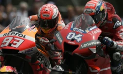 L'Italien Andrea Dovizioso (d) et l'Espagnol Marc Marquez lors du GP d'Autriche le 11 août 2019