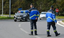 Contrôle par des gendarmes le 20 mars 2020 à Pleurtuit, en Ille-et-Vilaine