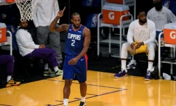 Kawhi Leonard des LA Clippers lors du match remporté sur le parquet des Los Angeles Lakers le 22 décembre 2020 pour la reprise de la NBA