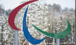 Le symbole des Jeux paralympiques d'hiver de Pyeongchang à l'entrée du village des athlètes, le 6 mars 2018