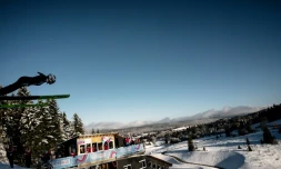 Une athlète lors du combiné nordique féminin du Jeux Olympiques d'hiver de la Jeunesse, le 18 janvier 2020 à Prémanon près de Lausanne
