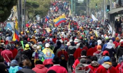 Des indigènes manifestent dans le centre de Quito, la capitale de l'Equateur, le 22 juin 2022
