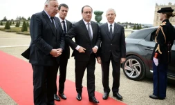 De GàD: Gérard Larcher, Manuel Valls, François Hollande et Claude Bartolone le 16 novembre 2015 à Versailles