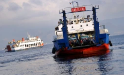 Un ferry à destination de Java  dans le port de Gilimanuk à Bali, le 17 août 2012 
