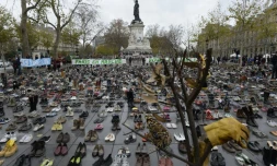 La place de la République à Paris recouvertes de chaussures en lieu et place d'une marche pour le climat interdite après les attentats, le 29 novembre 2015