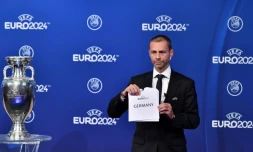 Le président de l'UEFA Aleksander Ceferin annonce que l'Allemagne organisera l'Euro-2024 de football lors d'une cérémonie au siège de l'UEFA à Nyon, en Suisse, le 27 septembre 2018