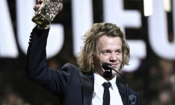 Alex Lutz obtient le César 2019 du meilleur acteur pour son rôle dans "Guy", le 22 février 2019 à Paris