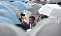 Le président chinois Xi Jinping arrive à l'aéroport de Kansai dans la préfecture d'Osaka, pour participer au G20, le 27 juin 2019