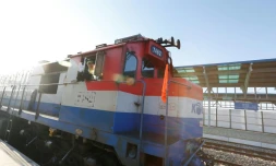 Des experts sud-coréens se préparent à un voyage en train exceptionnel en Corée du Nord pour étudier la possible reconnexion des réseaux ferrés des deux pays, le 30 novembre 2018 à la gare de Dorasan, à Paju