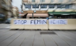 Banderole déployée le 23 novembre 2019 à l'occasion d'un rassemblement au sujet des femmes tuées par leur conjoint ou leur ex, à Marseile le 23 novembre 2019