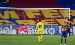 Lionel Messi transforme un penalty contre Villarreal, dans le large succÚs du Barça à domicile, le 27 septembre 2020 au Camp Nou