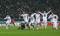 La joie des joueurs de Dunkerque vainqueurs de Lille en 8e de finale de la Coupe de France, le 4 février 2025 à Villeneuve-d'Ascq