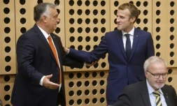 Le Premier ministre hongrois Viktor Orban et le président français Emmanuel Macron, prÚs de Ljubljana (Slovénie) le 6 octobre 2021