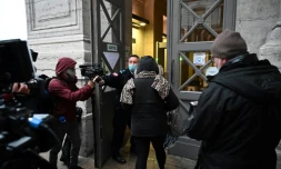 Cécile Bourgeon (C) arrive au palais de justice de Lyon le 1er décembre 2020