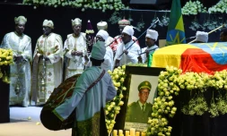 Des responsables religieux rendent hommage au chef d'état-major de l'armée, Seare Mekonnen, lors d'une cérémonie à Addis Abeba, le 25 juin 2019