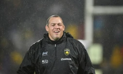 L'entraîneur de La Rochelle Jono Gibbes suit le match contre le Racing 92 à Marcel-Deflandre, le 1er décembre 2018