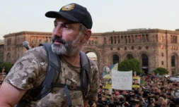 Le chef de l'opposition armnienne Nikol Pachinian lors d'une manifestation à Erevan, le 26 avril 2018