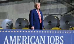 Le président américain Donald Trump en visite dans une aciérie à West Mifflin, en Pennsylvanie, le 30 mai 2025