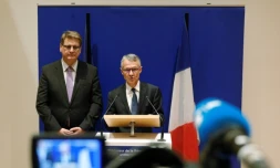 Le procureur antiterroriste Jean-François Ricard (centre) et le patron de la police judciaire Christian Sainte (G), lors d'une conférence de presse le 5 octobre 2019 à Paris