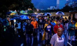 Des opposants au président Nicolas Maduro, le 13 juillet 2017 à Caracas 