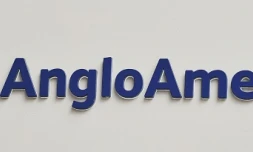 La compagnie minière britannique Anglo American a annoncé mardi qu'elle allait drastiquement réduire ses effectifs, qui passeront de 135.000 actuellement à moins de 50.000