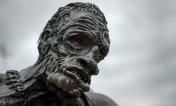 Statue du monstre de Frankenstein Ă  GenĂšve le 9 mai 2016