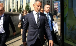 L'ex-star de manchester United Ryan Giggs jugé pour violences conjugales quitte le tribunal de Manchester Minshull, le 8 août 2022 